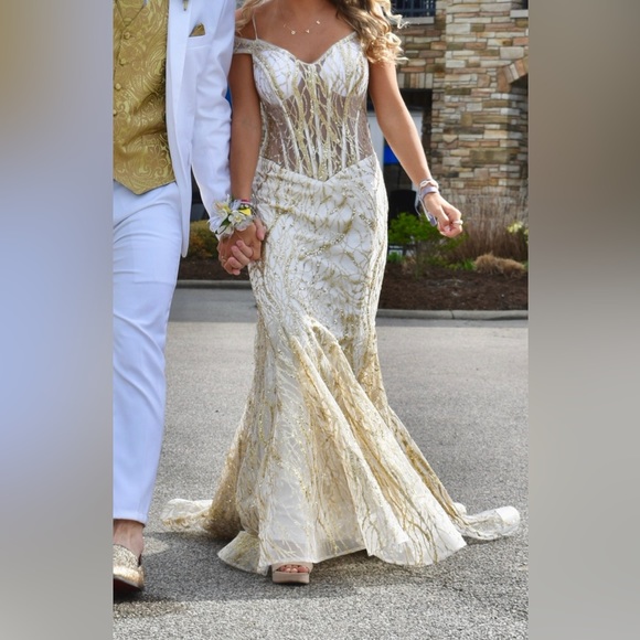 darla fox prom dresses Jovani | Dresses | Prom Dress Worn A Year Ago Once Got At Darla Fox Jovani  Built In Bracups